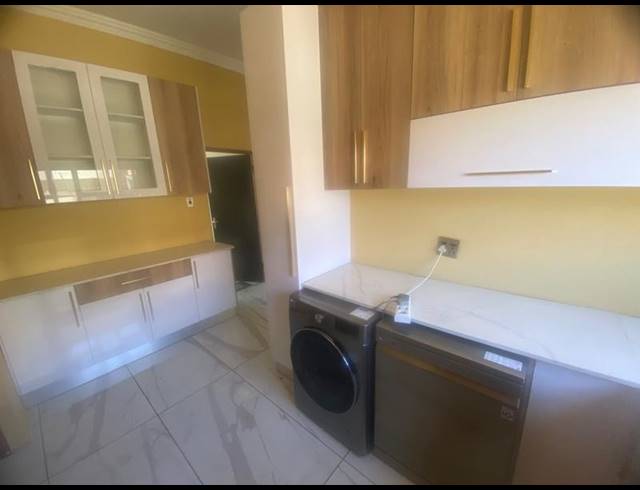 4 BEDROOM HOUSE FOR SALE IN AERORAND